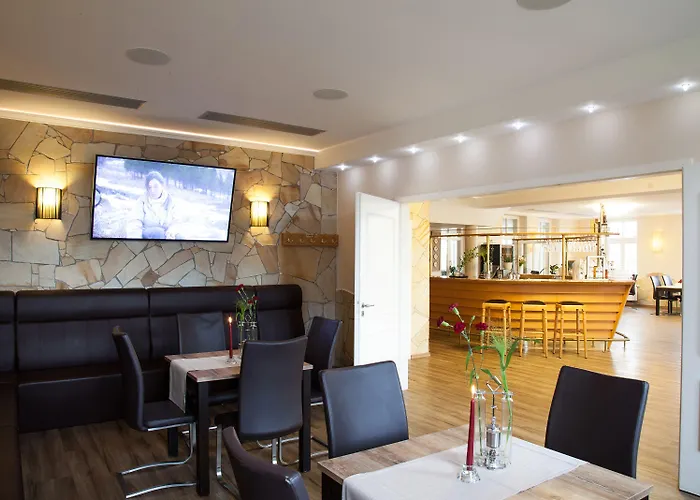 & Restaurant Zum Anker מלון 3*